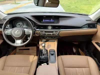 Lexus ES 2017, 110000 км, за 92800 CNY - фото 8