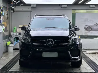 Mercedes-Benz GLS 2018, 230000 км, за 258000 CNY