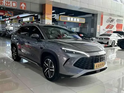 BYD L DM-i 2025, 10500 км, за 93000 CNY