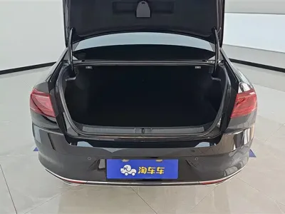 Volkswagen Magotan 2023, 60800 км, за 119800 CNY