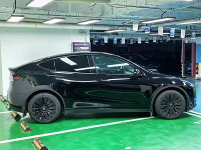Tesla Model Y 2023, 50000 км, за 169899 CNY - фото 6