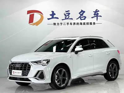 Audi Q3 · 2022 год