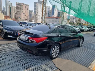 Hyundai Sonata 2013, 188708 км, за 3500000 KRW