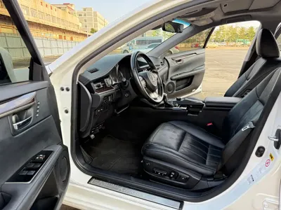 Lexus ES 2016, 170000 км, за 118000 CNY