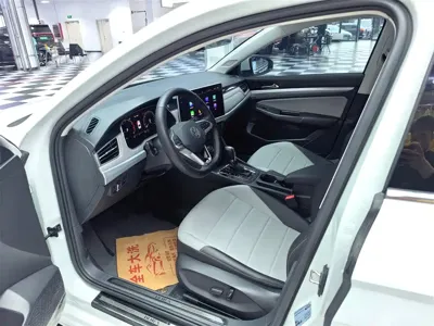 Volkswagen Bora 2023, 62000 км, за 65000 CNY