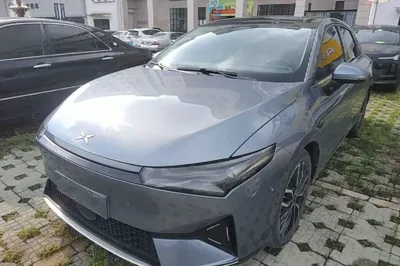 Xpeng P5 · 2022 год