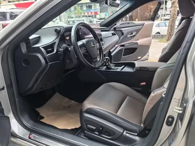 Lexus ES 2023, 27000 км, за 181800 CNY - фото 8