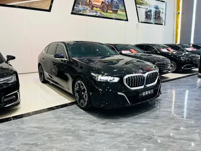 BMW 5 Series 2024, 39000 км, за 269800 CNY
