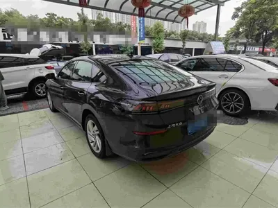 Volkswagen Lamando 2023, 49900 км, за 106800 CNY