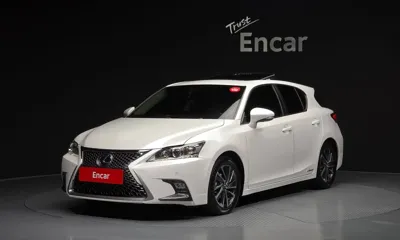 Lexus CT200h · 2018 год