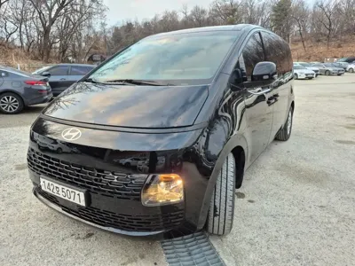 Hyundai Staria · 2025 год