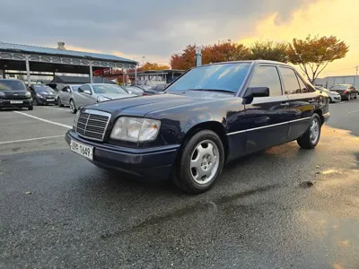 Mercedes-Benz E-Class 1995, 208800 км, за 13000000 KRW