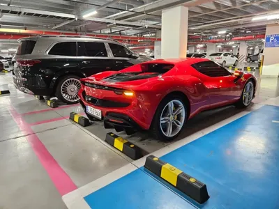 Ferrari 296 2024, 4300 км, за 330000000 KRW