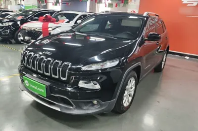 Jeep Cherokee · 2017 год