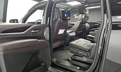 Cadillac Escalade 2023, 23296 км, за 107990000 KRW - фото 11