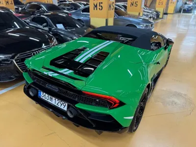 Lamborghini Huracan 2023, 60 км, за 529000000 KRW - фото 20