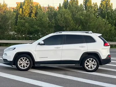 Jeep Cherokee 2016, 160000 км, за 29800 CNY - фото 22