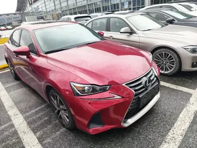 Lexus IS 2018, 71300 км, за 91300 CNY