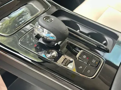 GAC Motor Trumpchi E9 2025, 5400 км, за 209800 CNY - фото 17