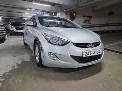 Hyundai Avante · 2012 год