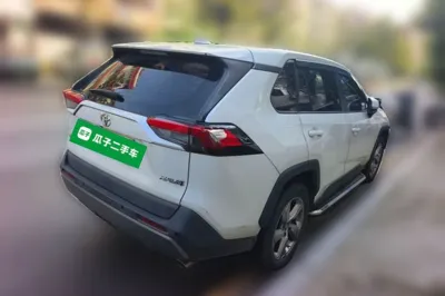 Toyota RAV4 2021, 36000 км, за 101242.16 CNY - фото 6