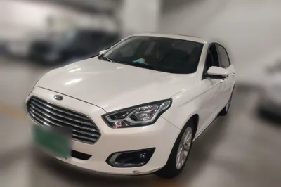 Ford Escort · 2015 год