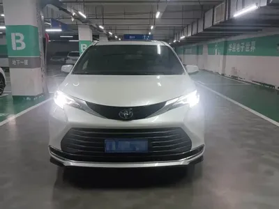 Toyota Sienna 2022, 51200 км, за 233800 CNY - фото 3