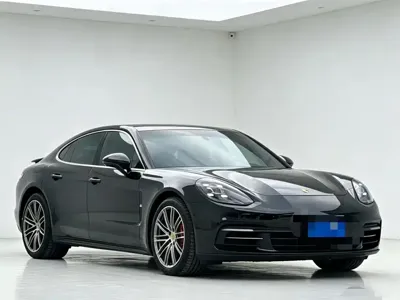 Porsche Panamera 2017, 180000 км, за 328000 CNY