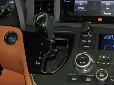 Toyota Sienna 2018, 101000 км, за 175000 CNY - фото 21