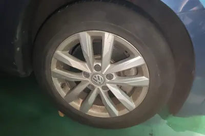 Volkswagen Touran 2018, 90600 км, за 60032.87 CNY - фото 8