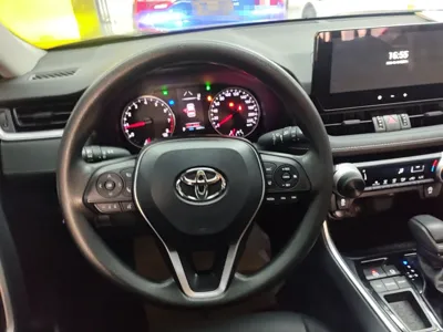Toyota RAV4 2024, 6800 км, за 129963.58 CNY - фото 14
