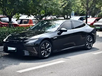 Xpeng P7 · 2022 год