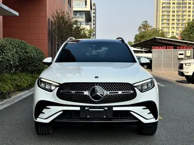 Mercedes-Benz GLC 2024, 15000 км, за 172100 CNY