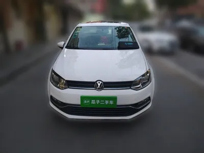 Volkswagen Polo 2016, 57699 км, за 34513.29 CNY