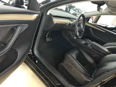 Tesla Model Y 2022, 61300 км, за 163200 CNY - фото 16