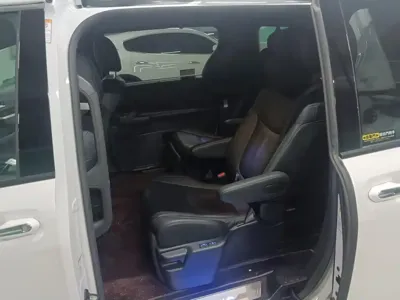Toyota Sienna 2022, 51200 км, за 233800 CNY - фото 8