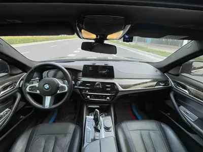 BMW 5 Series 2017, 100000 км, за 115800 CNY