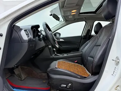 Mazda 3 Axela 2017, 78000 км, за 37900 CNY - фото 6