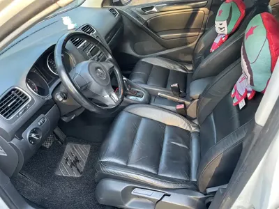 Volkswagen Golf 2012, 130000 км, за 19800 CNY