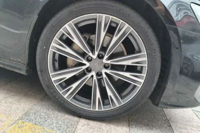 Audi A6L 2019, 119600 км, за 202729.24 CNY - фото 8