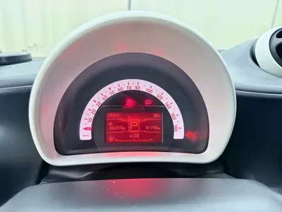 Smart Smart Fortwo 2017, 66200 км, за 39900 CNY - фото 17
