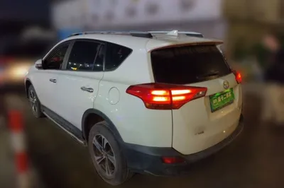 Toyota RAV4 2015, 97400 км, за 48625.87 CNY - фото 4