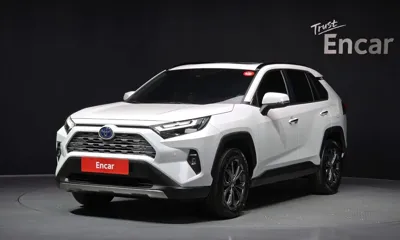 Toyota RAV4 · 2024 год