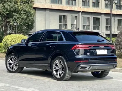 Audi Q8 2021, 70000 км, за 355000 CNY