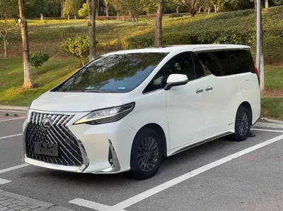 Lexus LM · 2021 год