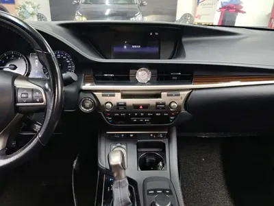 Lexus ES 2016, 46600 км, за 106000 CNY - фото 13
