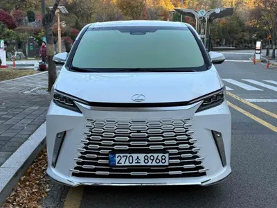 Lexus LM 2025, 13500 км, за 180000000 KRW
