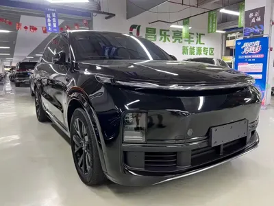 Li Auto Li L8 · 2023 год