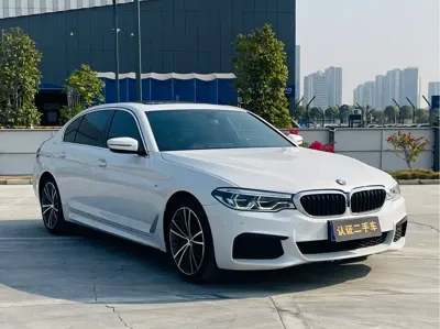 BMW 5 Series 2020, 60000 км, за 189800 CNY