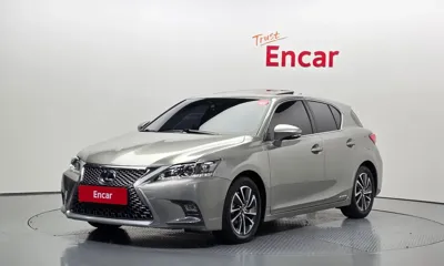 Lexus CT200h · 2018 год